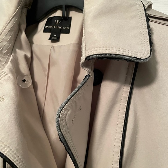 Classic hooded trench, size medium - Picture 3 of 3